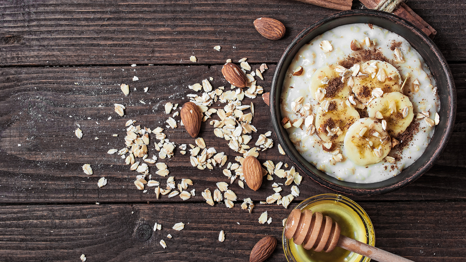 health breakfast porridge with nuts and fruit eating before a marathon
