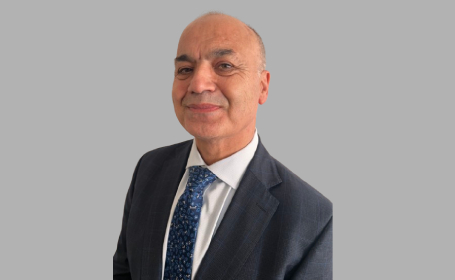 Portrait of Mr Abdul Kasem , Consultant Oncoplastic & Cosmetic Breast Surgeon