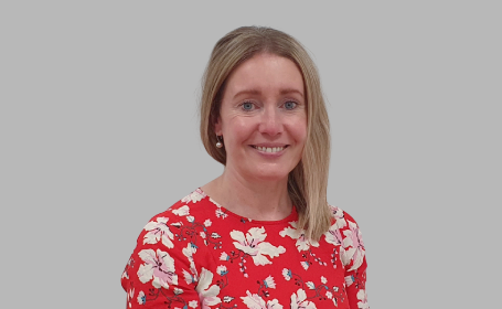 Portrait of Dr Alexandra Bonsall , Consultant Dermatologist