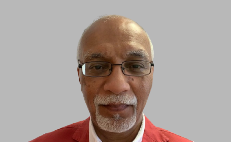 Portrait of Dr Izhar Khan , Consultant Nephrologist & General Physician