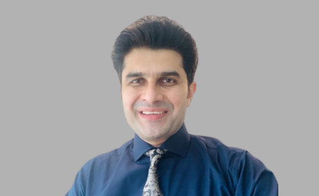 Portrait of Mr Farrukh Gillani , Consultant Orthopaedic Surgeon