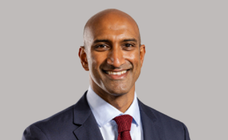 Portrait of Mr Shay Nanthakumaran , Consultant Bariatric and Upper Gastrointestinal Surgeon