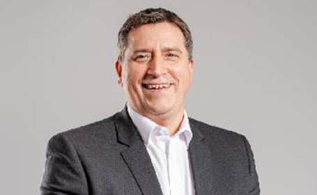 Portrait of Mr Sam C Roberts , Consultant Orthopaedic Surgeon