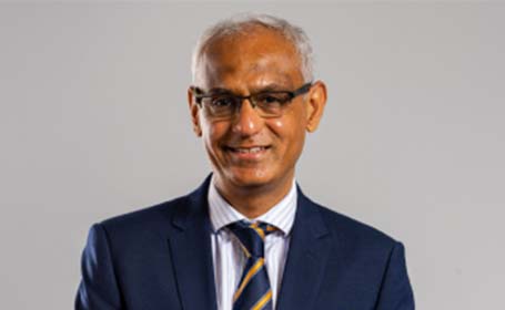 Portrait of Mr Kapil Kumar , Consultant Orthopaedic Surgeon