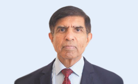Portrait of Mr Shaukat Mahmood , Consultant Oral and Maxillofacial Surgeon
