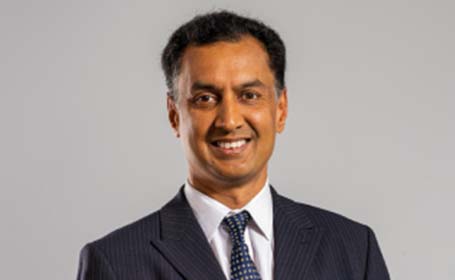 Portrait of Mr Vijay Hegde , Consultant Ophthalmologist, Cataract and Vitreoretinal Surgeon