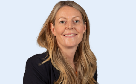 Portrait of Dr Laura Fricker , General Practitioner & Advanced Menopause Specialist
