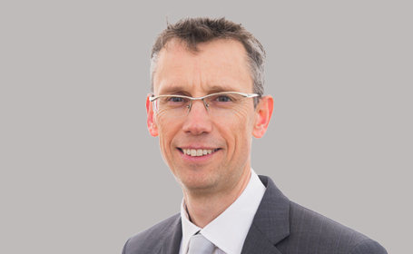 Portrait of Dr Richard Hubner , Consultant Medical Oncologist