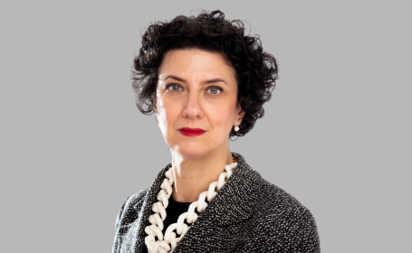 Portrait of Miss Anna Maino , Consultant Ophthalmic Surgeon