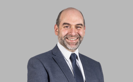 Portrait of Mr Ali Yagan , Consultant Neuro Ophthalmologist