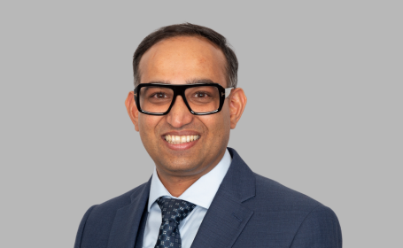 Portrait of Mr Bhamy Shenoy , Consultant Ophthalmic Surgeon & Paediatric Ophthalmologist
