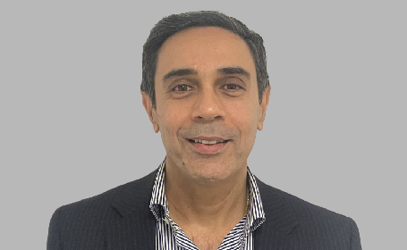 Portrait of Mr Inder Gill , Consultant Orthopaedic Surgeon (Hip and Knee Specialist)