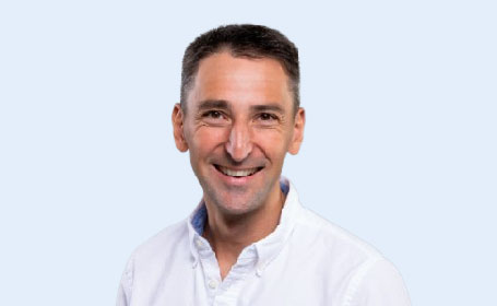 Portrait of Mr John Saunders , Consultant Upper GI and Bariatric Surgeon