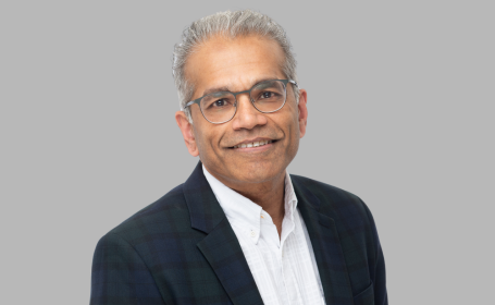 Portrait of Professor Kanna Gnanalingham , Consultant Professor of Neurosurgery