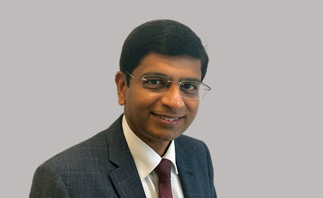 Portrait of Mr Lognathen Balacumaraswami , Consultant Cardiothoracic Surgeon