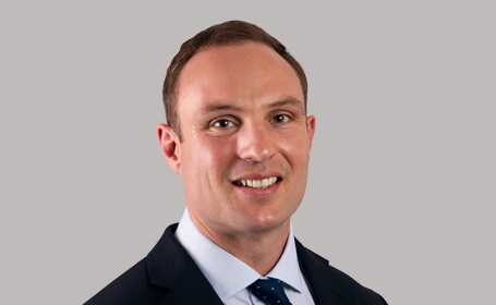 Portrait of Mr Simon Barton , Consultant Trauma and Orthopaedic Knee Surgeon