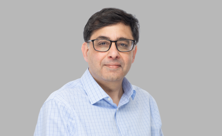 Portrait of Mr Sumohan Chatterjee , Consultant Reconstructive Breast Surgeon
