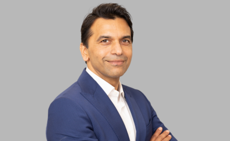 Portrait of Mr Thomas Satyadas , Robotic and Advanced Laparoscopic Surgeon