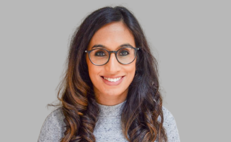 Portrait of Ms Neeru Vallabh , Consultant Ophthalmologist