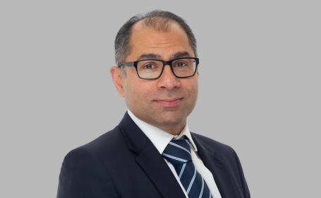Portrait of Dr Kamal Khan , Consultant Cardiologist and Interventional Cardiologist