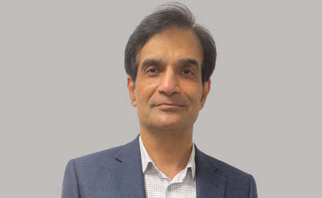 Portrait of Dr Amir Saleem , Consultant Physician & Gastroenterologist