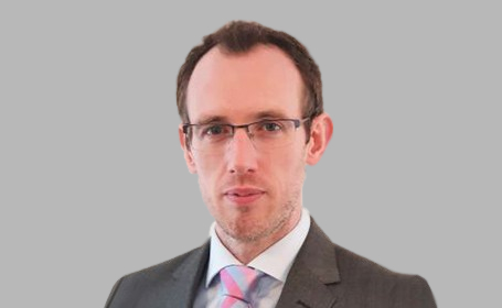 Portrait of Mr Iain McLaughlin Symon , Consultant Hand & Wrist Orthopaedic Surgeon