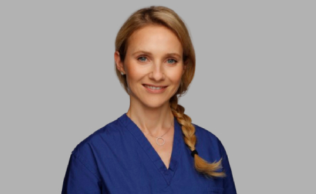 Portrait of Miss Anna Grabowska , Consultant Ophthalmologist & Vitreoretinal Surgeon
