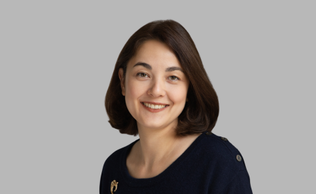 Portrait of Anna Gruener , Consultant Cataract Surgeon & Neuro-Ophthalmologist