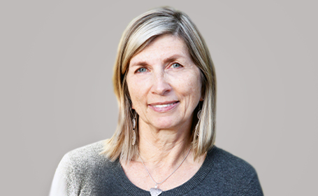 Portrait of Dr Carolyn Aplin , Consultant Dermatologist