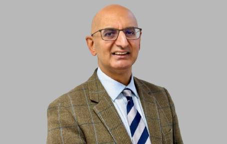 Portrait of Mr Harvey Sandhu , Consultant Orthopaedic Surgeon