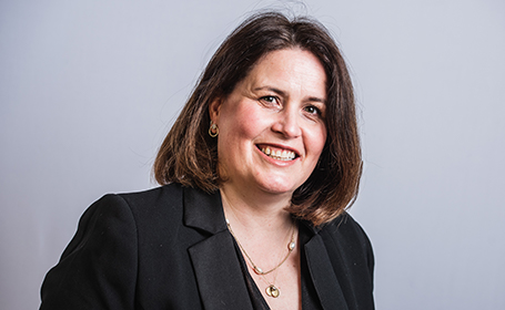 Portrait of Miss Sarah Richards , Consultant General & Laparoscopic Surgeon