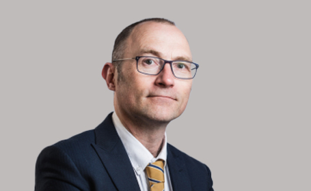 Portrait of Mr Edward Courtney , Consultant Colorectal and Laparoscopic Surgeon