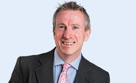 Portrait of Mr James Robinson , Consultant Orthopaedic Knee Surgeon