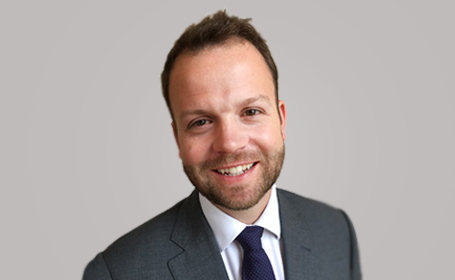 Portrait of Mr Nick Howells , Consultant Orthopaedic Knee Surgeon