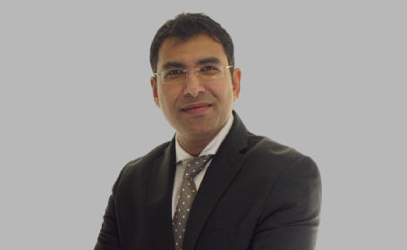 Portrait of Mr Prateek Agarwal , Consultant Ophthalmologist 