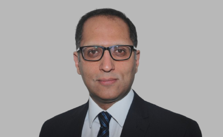 Portrait of Mr Farhan Alvi , Consultant Orthopaedic Surgeon