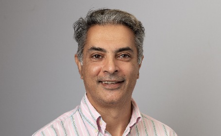 Portrait of Mr Ravi Goyal , Consultant Orthopaedic Surgeon