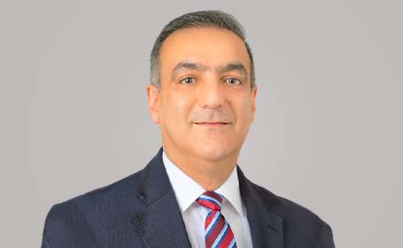 Portrait of Mr Shadrokh Nabili , Consultant Ophthalmic Surgeon