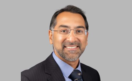 Portrait of Mr Syed Awais Bokhari , Consultant Trauma and Orthopaedic Surgeon