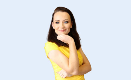 Portrait of Dr Helen Wall , GP and Menopause Specialist