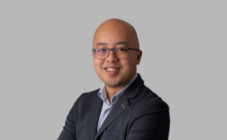 Portrait of Dr Kenn Lim , Consultant Gynaecologist