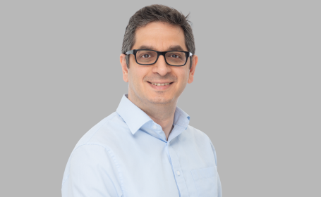 Portrait of Dr Lewis Kass-Iliyya , Consultant Neurologist