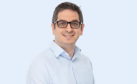 Portrait of Dr Lewis Kass-Iliyya , Consultant Neurologist