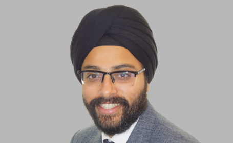 Portrait of Dr Rupinder Kochhar , Consultant Endocrinologist