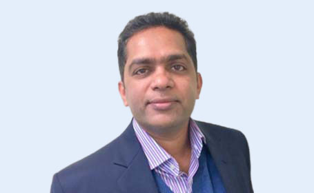 Portrait of Dr Venkat Mahesh , Consultant Gastroenterologist