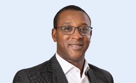 Portrait of Mr Andrew Muotune , Consultant Gynaecologist