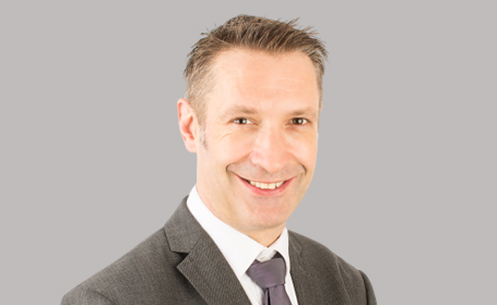 Portrait of Mr James Platt , Consultant Orthopaedic Surgeon
