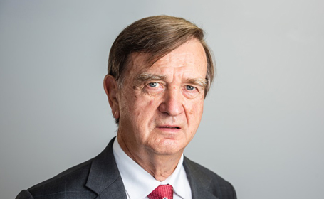 Portrait of John F Dooley , Consultant Orthopaedic & Trauma Surgeon