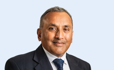 Portrait of Ravi Pandit , Consultant Orthopaedic Surgeon