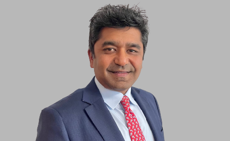 Portrait of Mr Vasanth Eswaramoorthy , Consultant Orthopaedic Surgeon